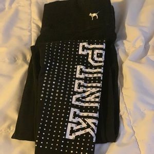 Black pink yoga pants.